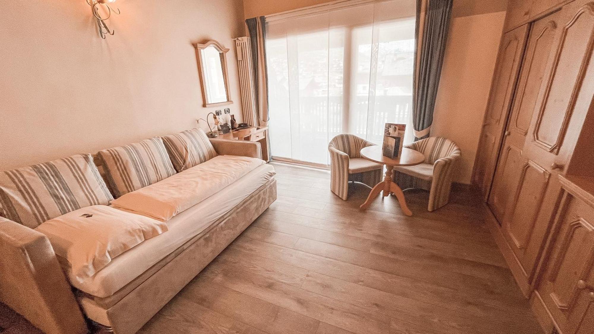 Hotel Flora ليفينو المظهر الخارجي الصورة