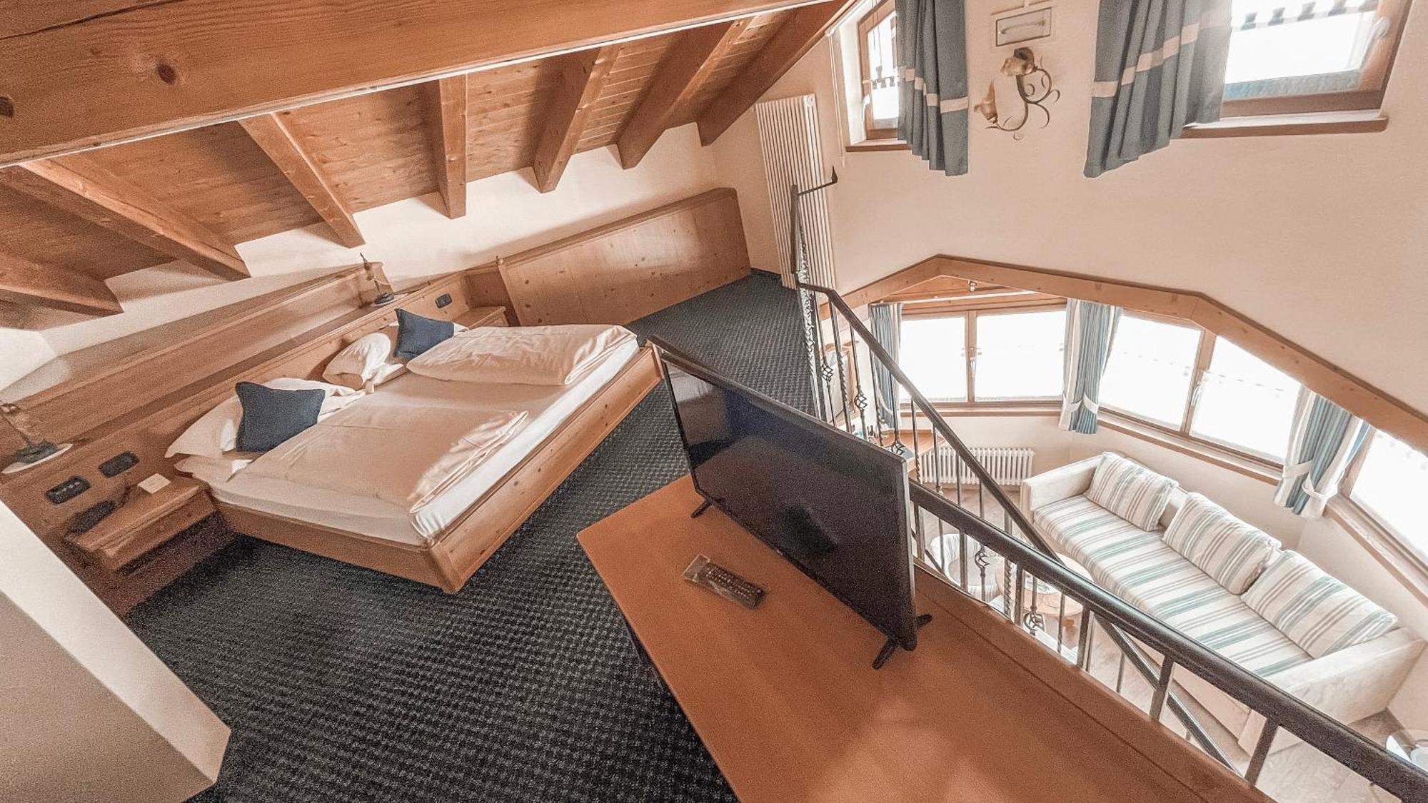 Hotel Flora ليفينو المظهر الخارجي الصورة