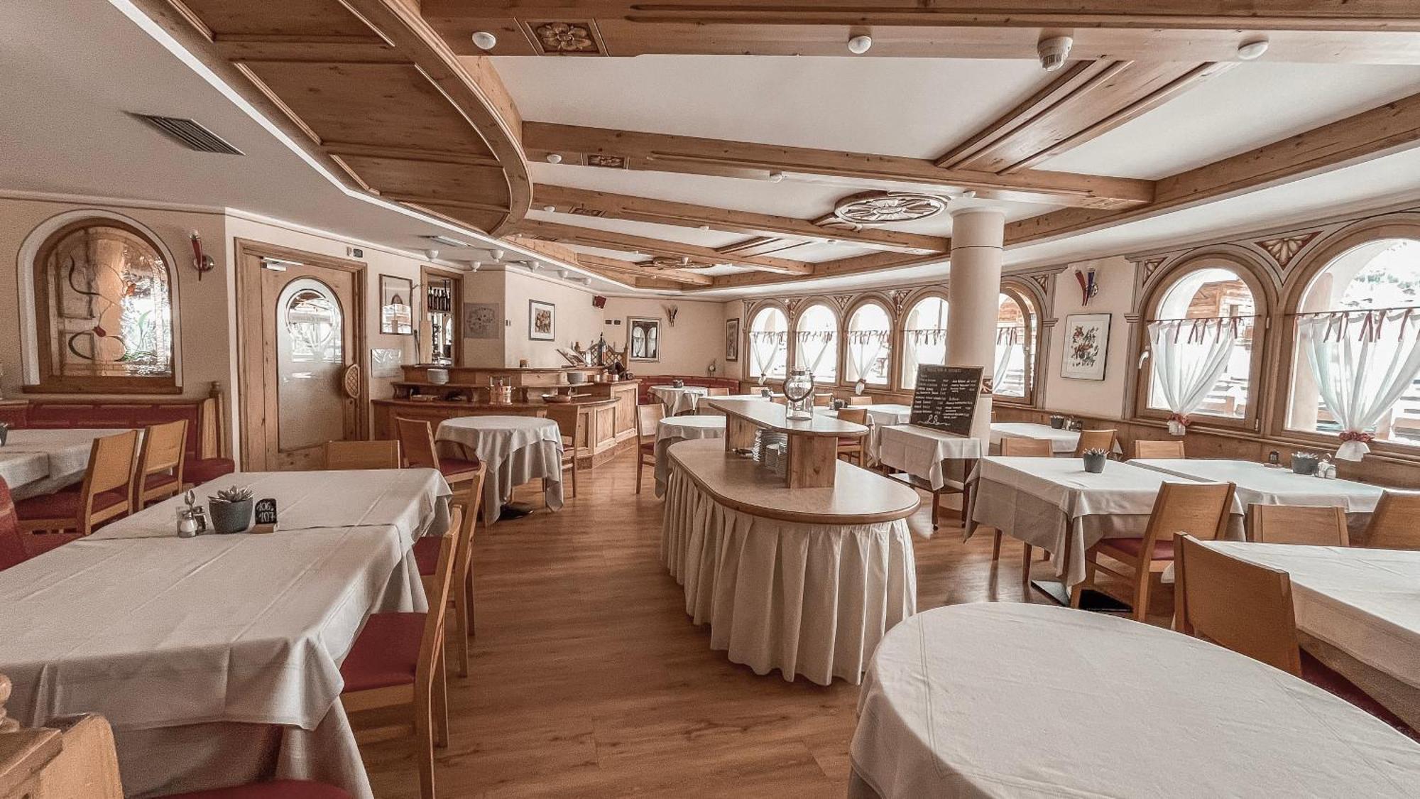 Hotel Flora ليفينو المظهر الخارجي الصورة
