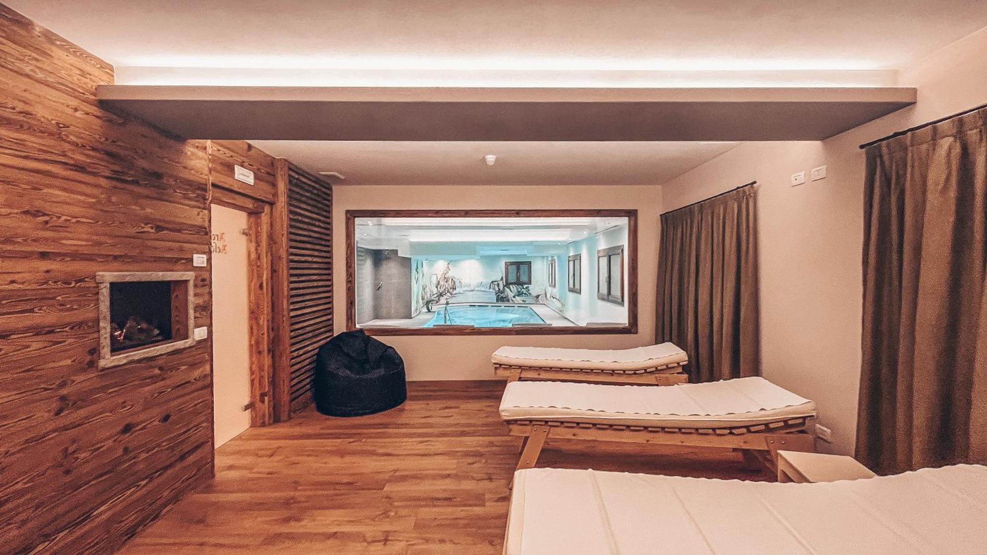 Hotel Flora ليفينو المظهر الخارجي الصورة